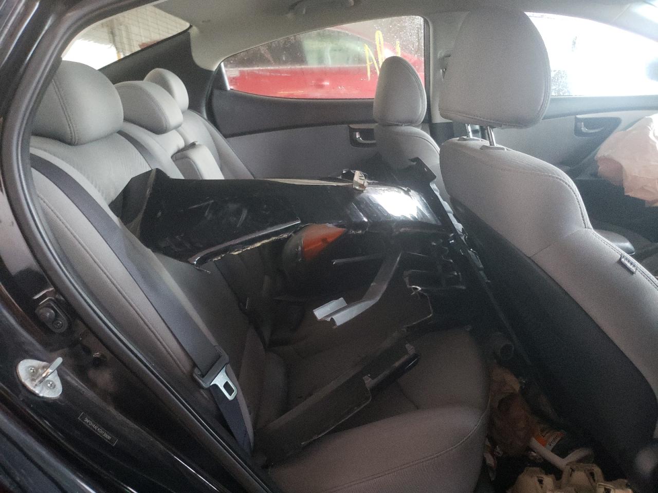 Photo 6 from auction – 2012 HYUNDAI ELANTRA GL with VIN 5NPDH4AE4CH130091