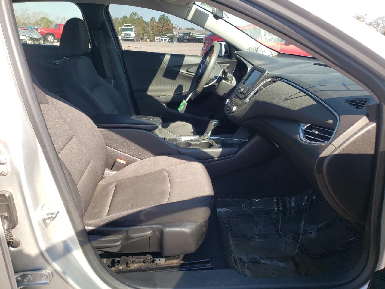 Photo 5 from auction – 2016 CHEVROLET MALIBU LT with VIN 1G1ZE5ST9GF313416