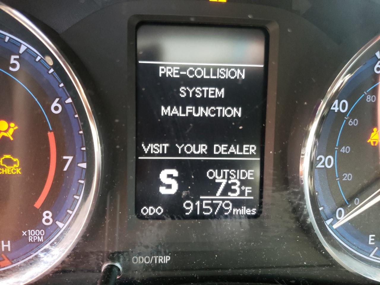 Photo 8 from auction – 2017 TOYOTA COROLLA L with VIN 5YFBURHEXHP706699