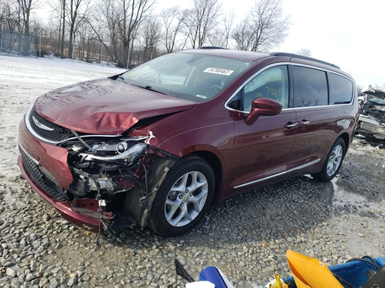 Photo 2 from auction – 2017 CHRYSLER PACIFICA T with VIN 2C4RC1BG7HR511429