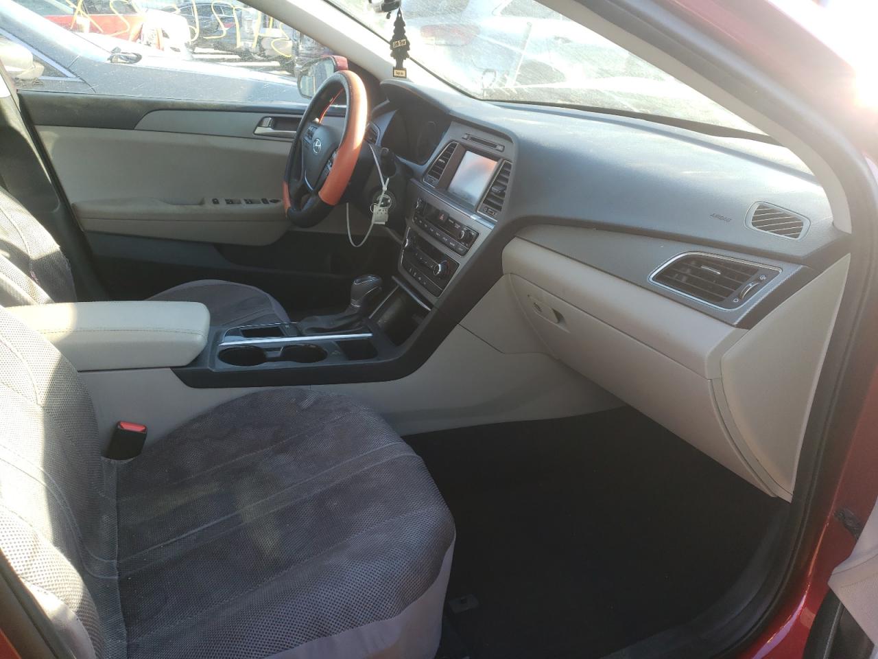 Photo 5 from auction – 2016 HYUNDAI SONATA SE with VIN 5NPE24AF6GH433149