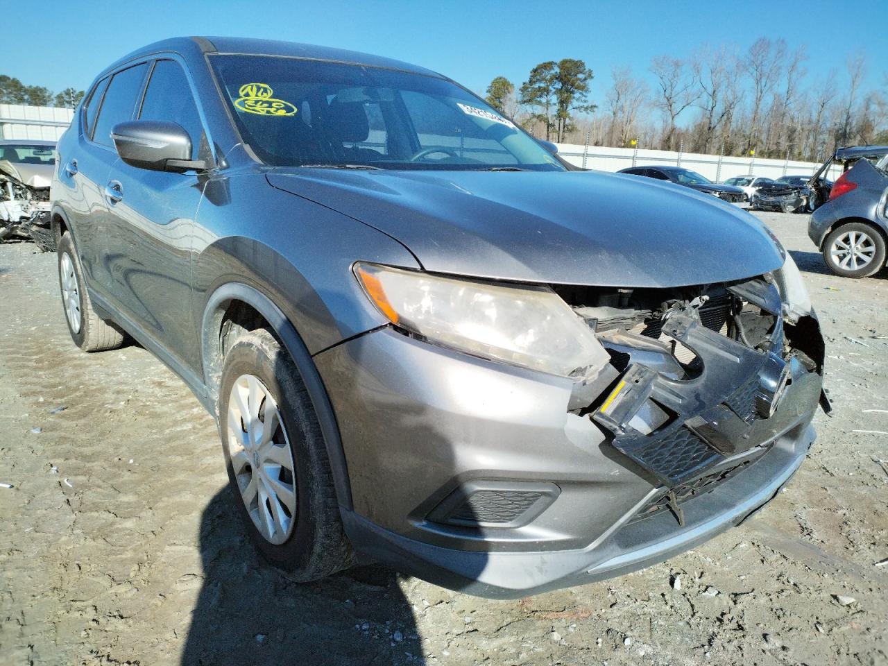 NISSAN ROGUE S 2015 with VIN KNMAT2MT6FP588532 - Photo from auction