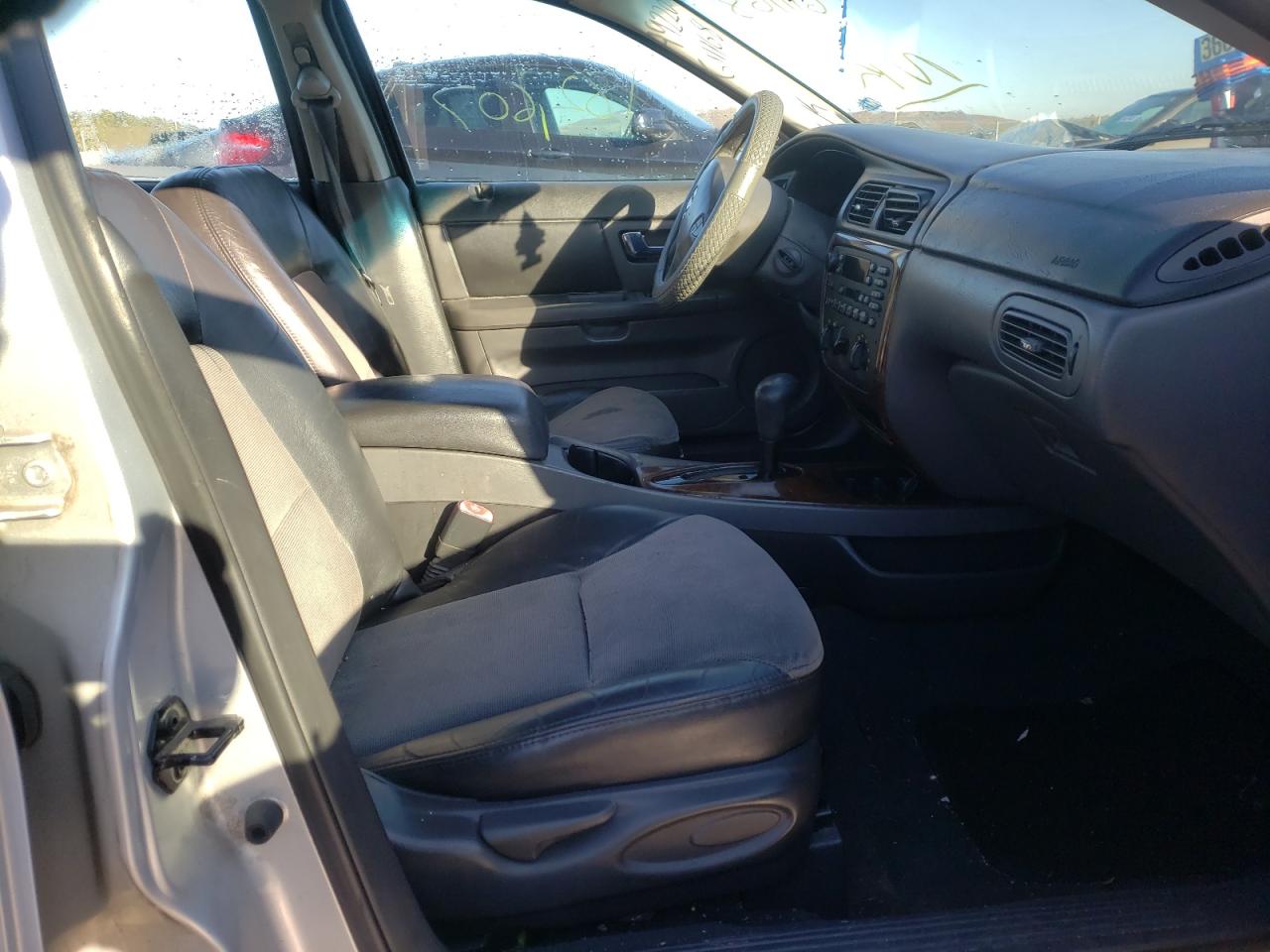 Photo 5 from auction – 2001 MERCURY SABLE LS with VIN 1MEFM53U61A611168