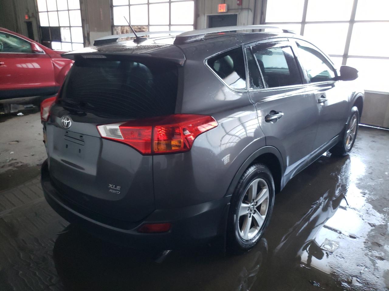 Photo 4 from auction – 2015 TOYOTA RAV4 XLE with VIN 2T3RFREV4FW352162