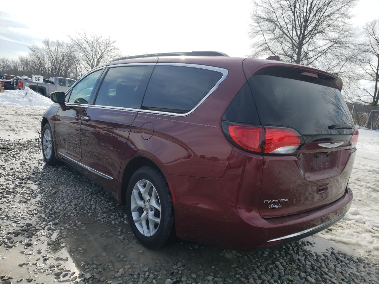 Photo 3 from auction – 2017 CHRYSLER PACIFICA T with VIN 2C4RC1BG7HR511429