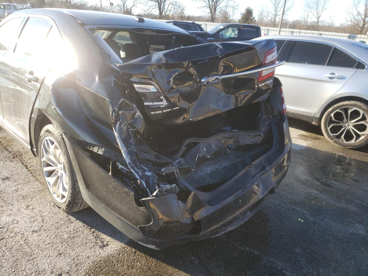 Photo 9 from auction – 2015 FORD TAURUS LIM with VIN 1FAHP2F89FG165607