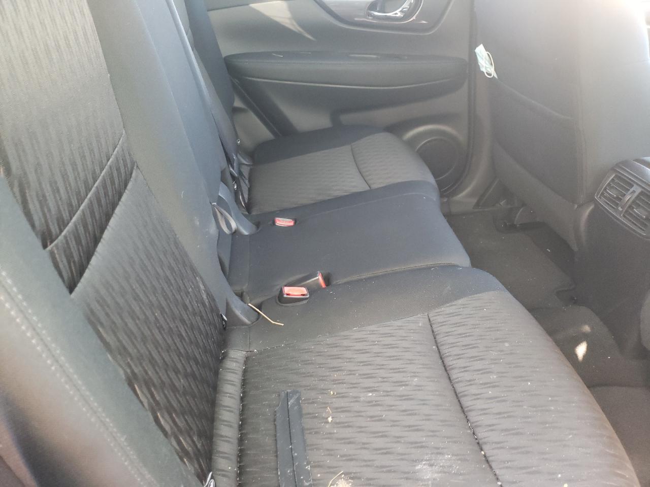Photo 6 from auction – 2019 NISSAN ROGUE S with VIN KNMAT2MV5KP557901
