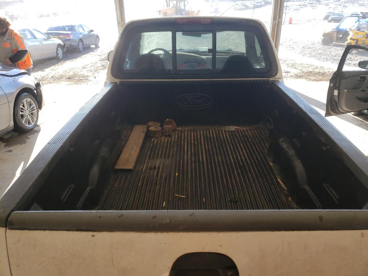 Photo 6 from auction – 2000 FORD F150 with VIN 2FTZF0721YCA62797