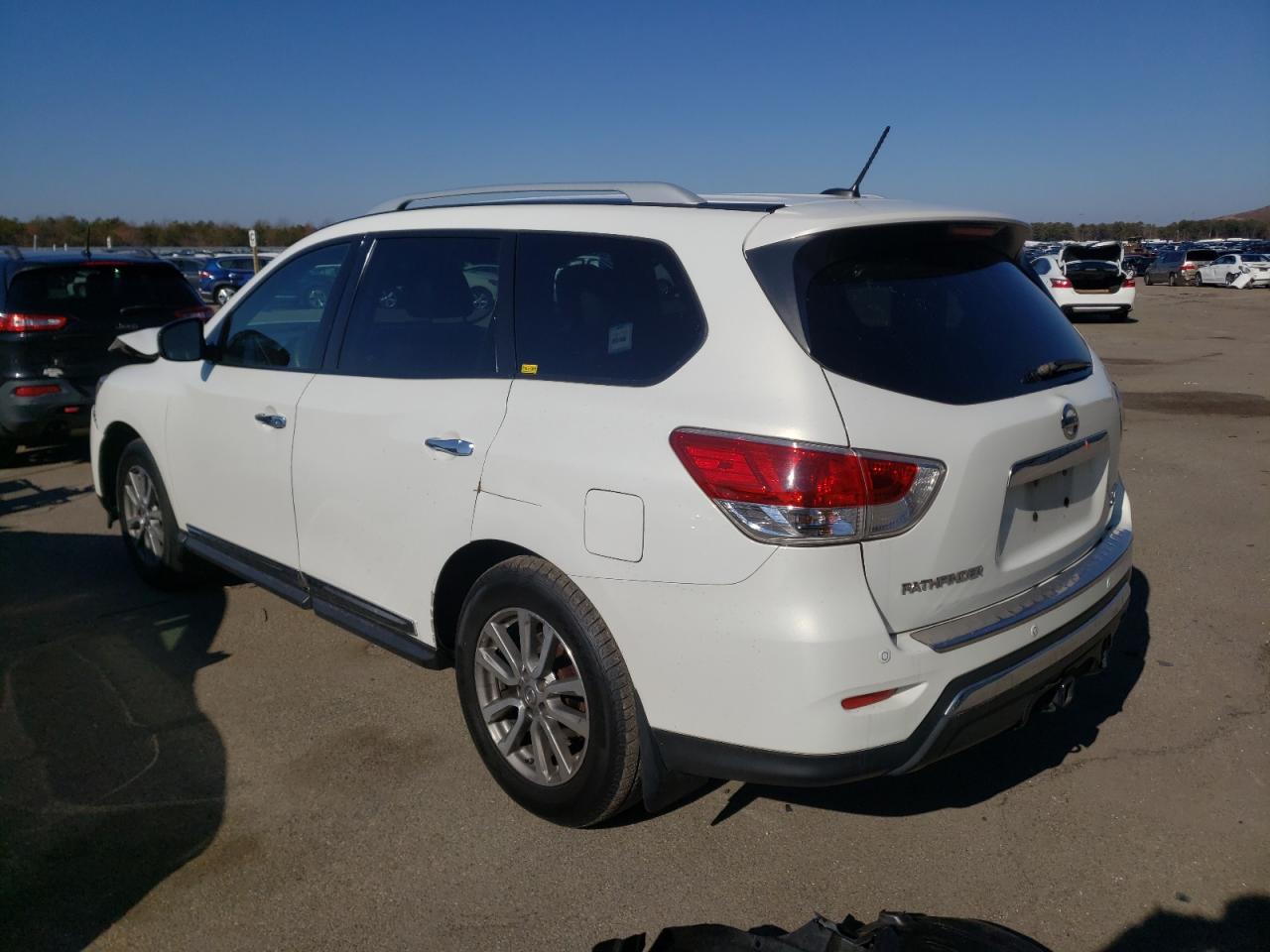 Photo 3 from auction – 2014 NISSAN PATHFINDER with VIN 5N1AR2MM4EC724245