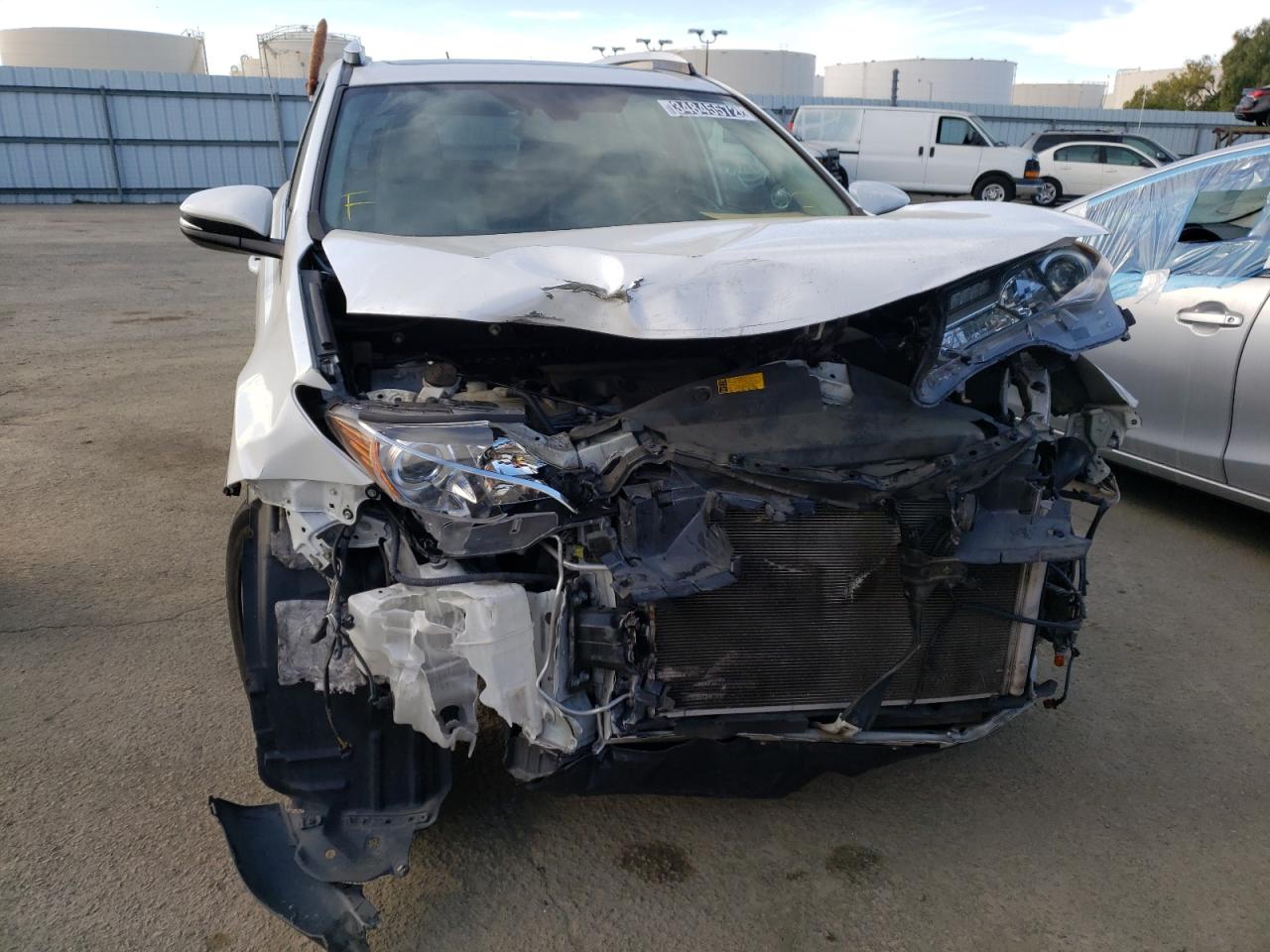 Photo 9 from auction – 2014 TOYOTA RAV4 LIMIT with VIN 2T3DFREV6EW153610