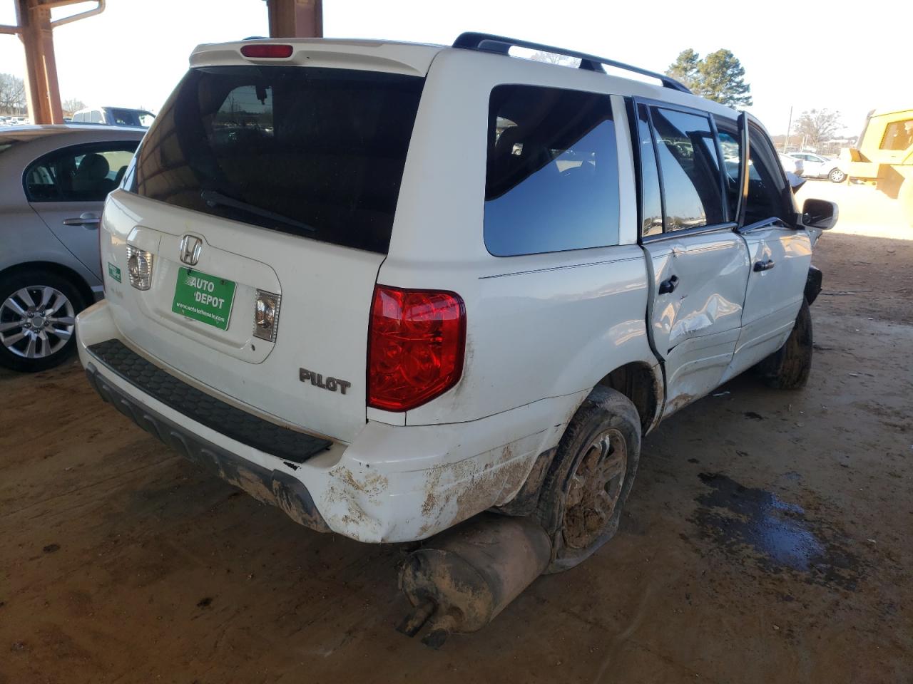 Foto 4 de la subasta – 2005 HONDA PILOT EXL con VIN 5FNYF18635B004553