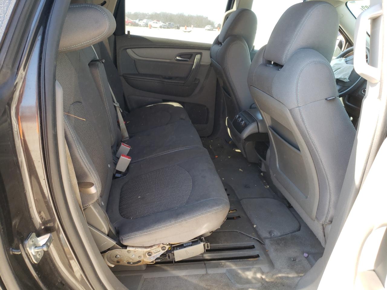 Photo 6 from auction – 2014 CHEVROLET TRAVERSE L with VIN 1GNKRFED1EJ117396