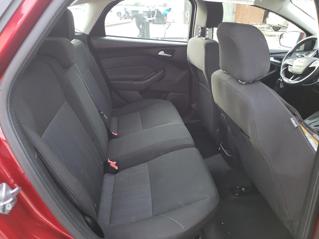 Photo 6 from auction – 2015 FORD FOCUS SE with VIN 1FADP3K26FL267802