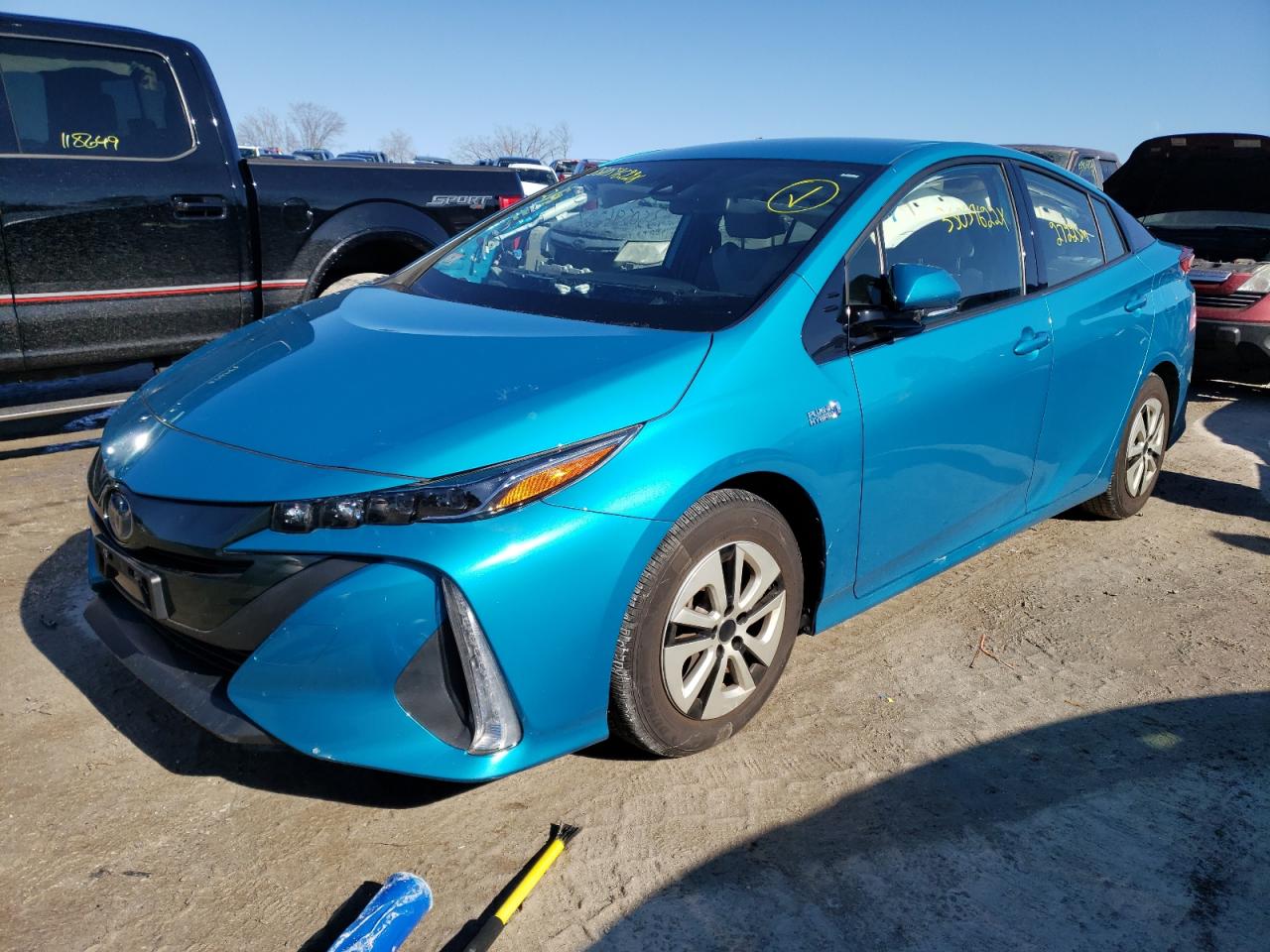 Photo 2 from auction – 2020 TOYOTA PRIUS PRIM with VIN JTDKARFP7L3125305