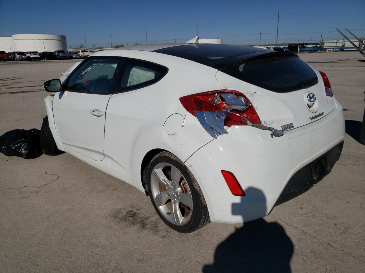 Photo 3 from auction – 2015 HYUNDAI VELOSTER with VIN KMHTC6AD9FU230884