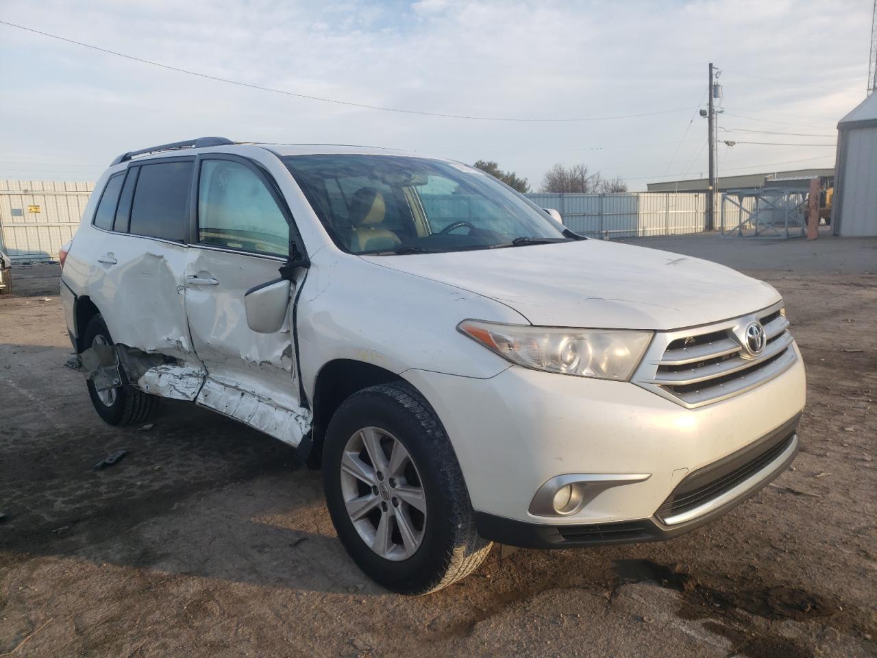 TOYOTA HIGHLANDER 2012 with VIN 5TDBK3EH4CS124504 - Photo from auction
