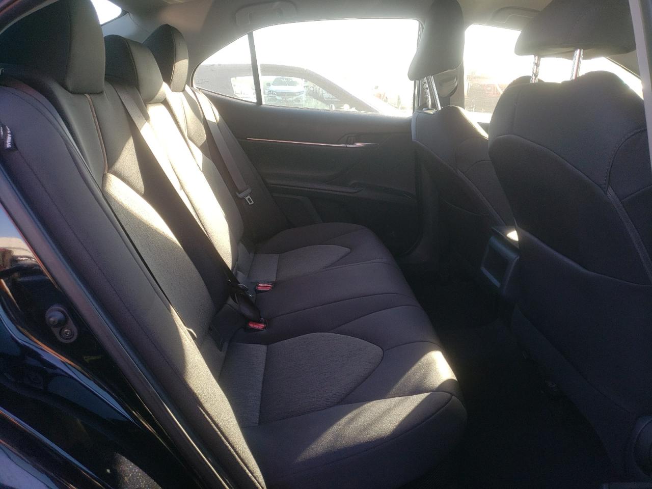Photo 6 from auction – 2020 TOYOTA CAMRY LE with VIN 4T1C31AK7LU533885