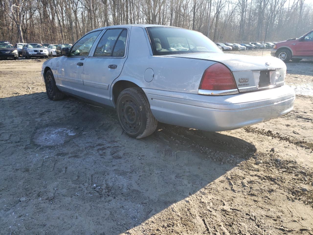 Photo 3 from auction – 2005 FORD CROWN VICT with VIN 2FAFP73W35X103216