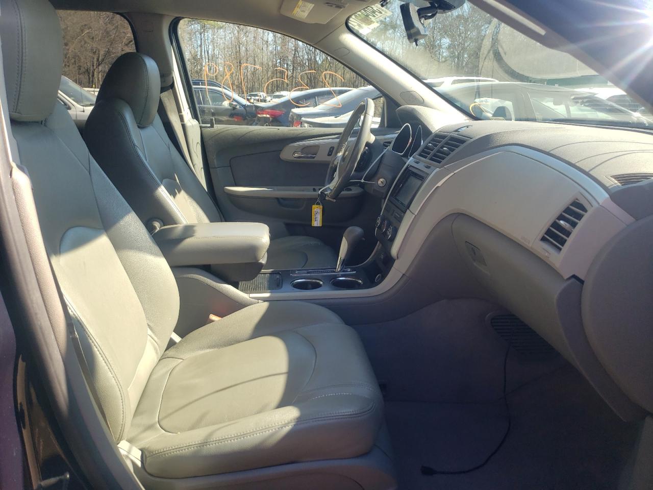 صورة رقم 5 من المزاد - 2012 CHEVROLET TRAVERSE L مع VIN 1GNKRFED5CJ161186