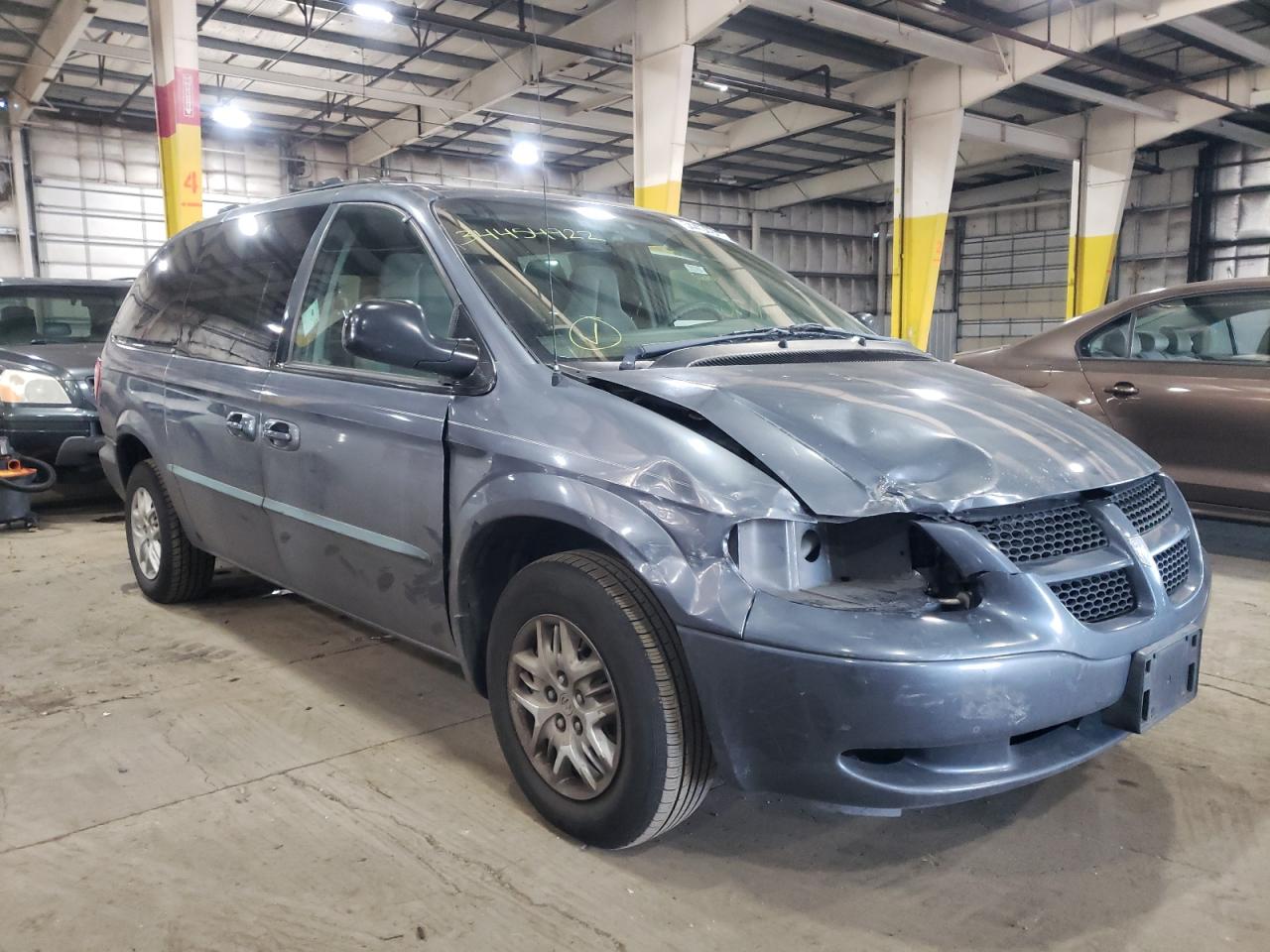 DODGE GRAND CARA 2002 with VIN 2B4GP44R02R671412 - Photo from auction