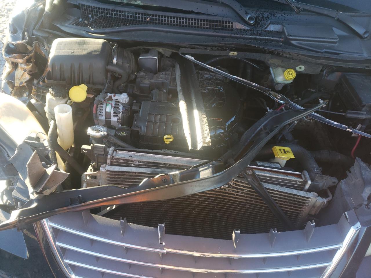 Photo 7 from auction – 2008 CHRYSLER TOWN & COU with VIN 2A8HR64X98R765835