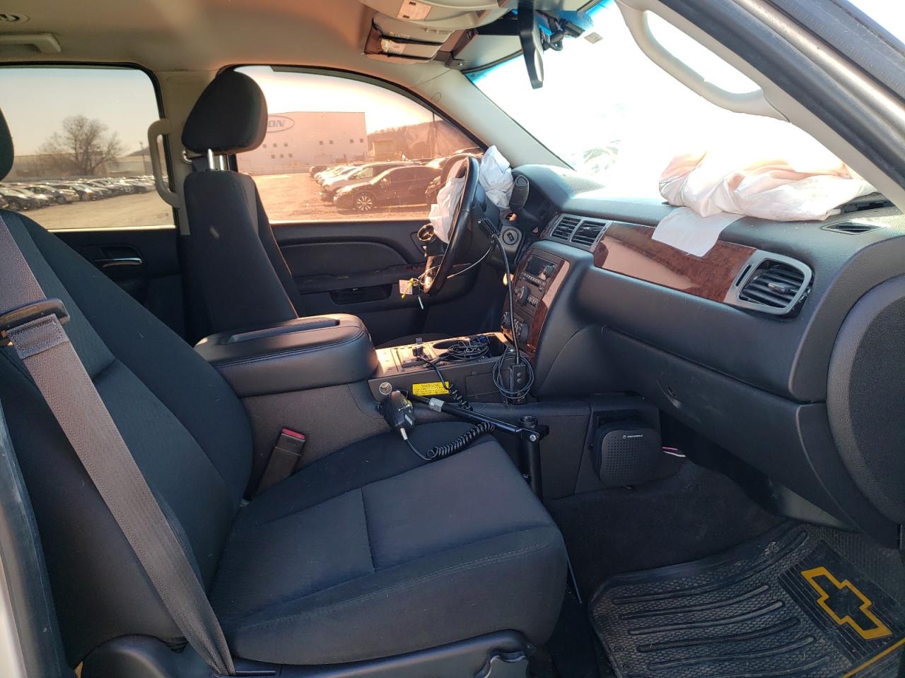 Photo 5 from auction – 2014 CHEVROLET SUBURBAN K with VIN 1GNSKHE74ER158908