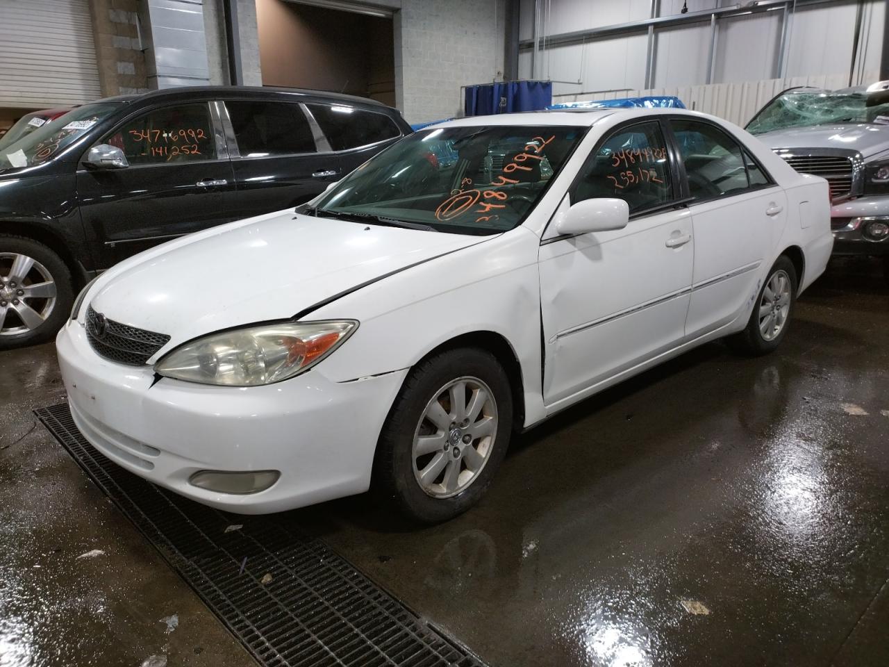 Photo 2 from auction – 2004 TOYOTA CAMRY LE with VIN 4T1BE30K44U271554