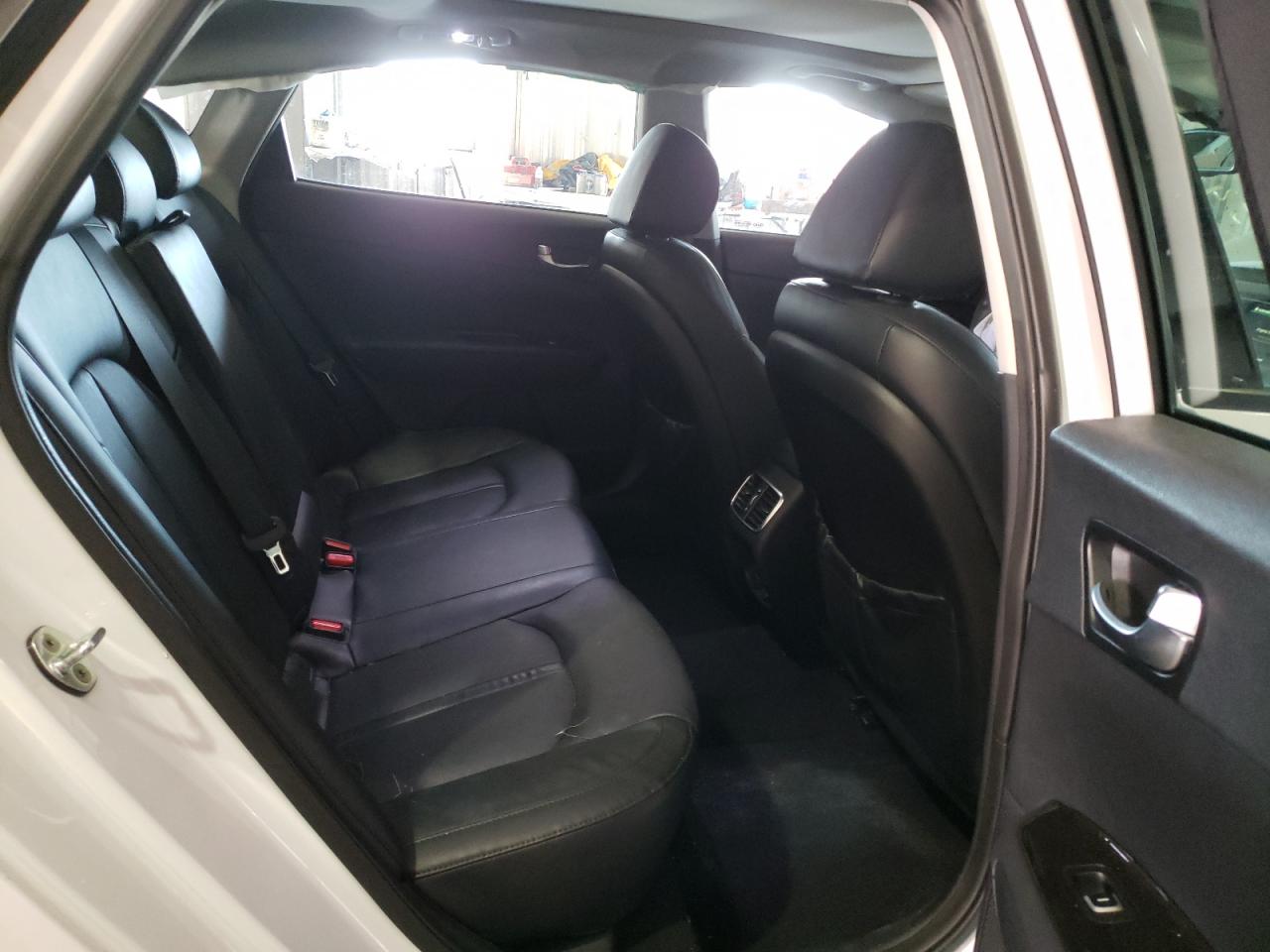 Photo 6 from auction – 2016 KIA OPTIMA EX with VIN 5XXGU4L33GG086302