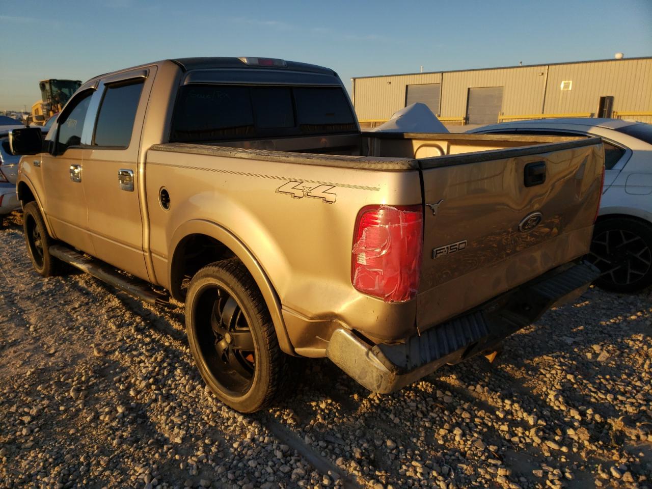 Photo 3 from auction – 2004 FORD F150 SUPER with VIN 1FTPW14504KC69392