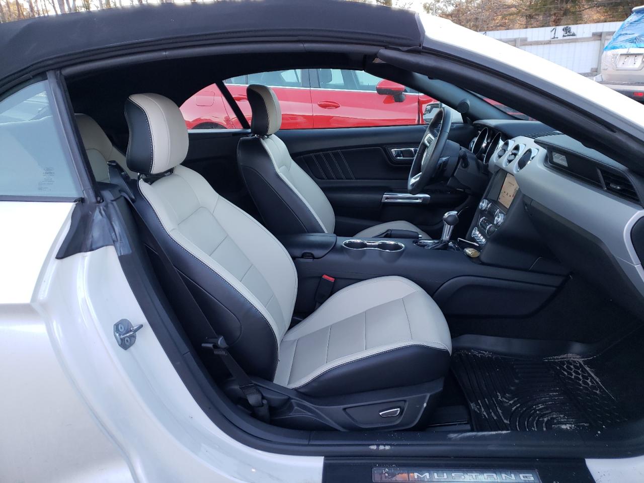 Photo 5 from auction – 2017 FORD MUSTANG with VIN 1FATP8UH3H5300739