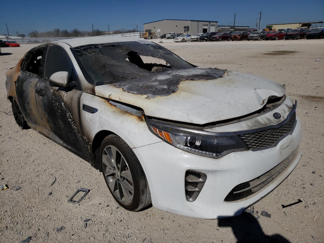 KIA OPTIMA SX 2016 with VIN 5XXGW4L22GG078953 - Photo from auction