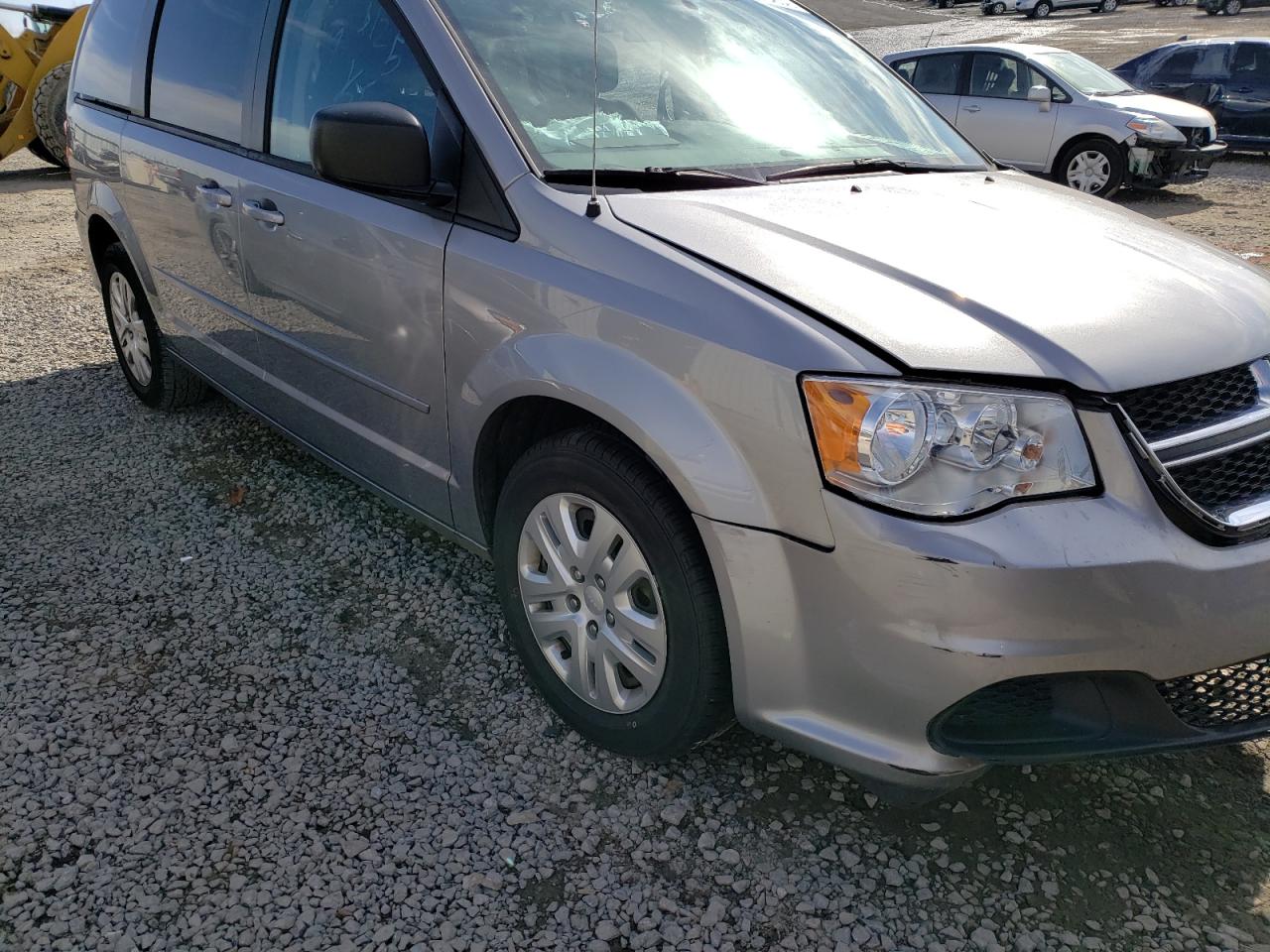 DODGE GRAND CARA 2017 with VIN 2C4RDGBG2HR615701 - Photo from auction