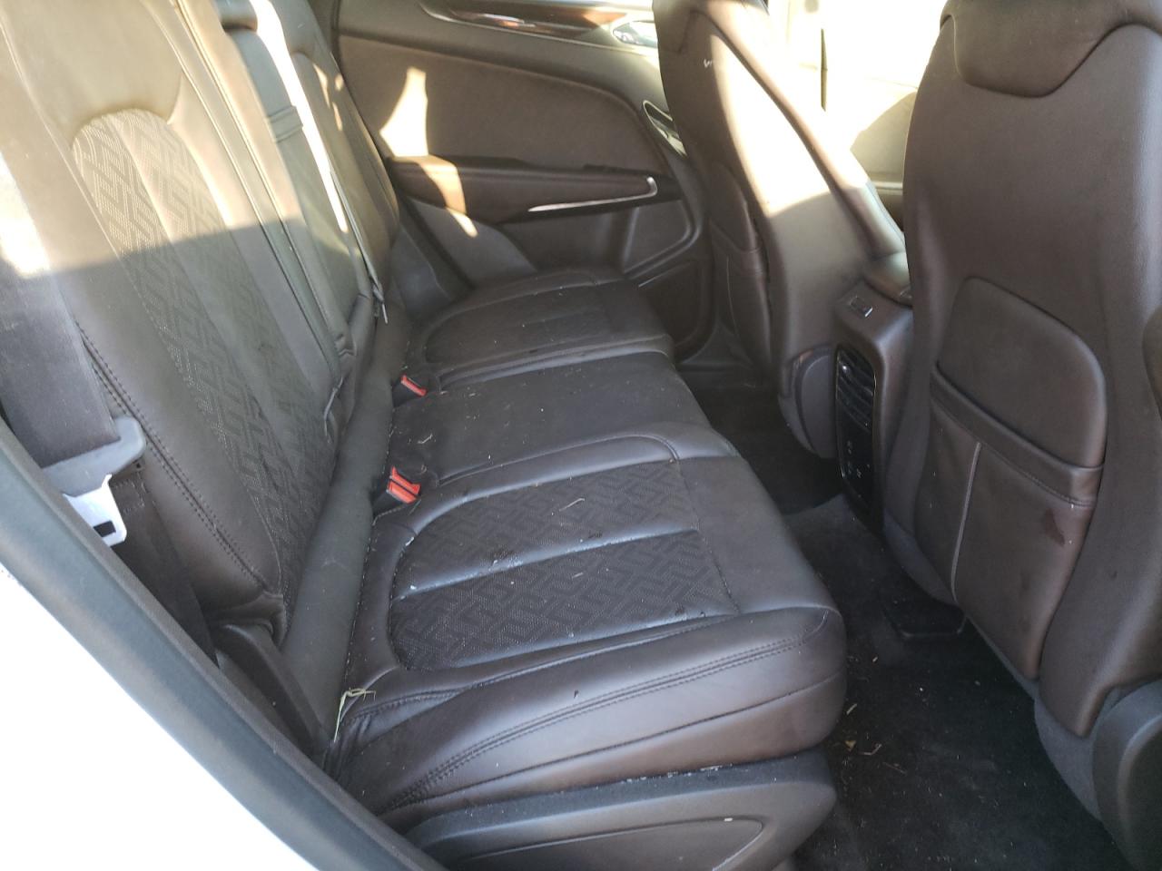 Photo 6 from auction – 2019 LINCOLN MKC with VIN 5LMCJ4C94KUL02049