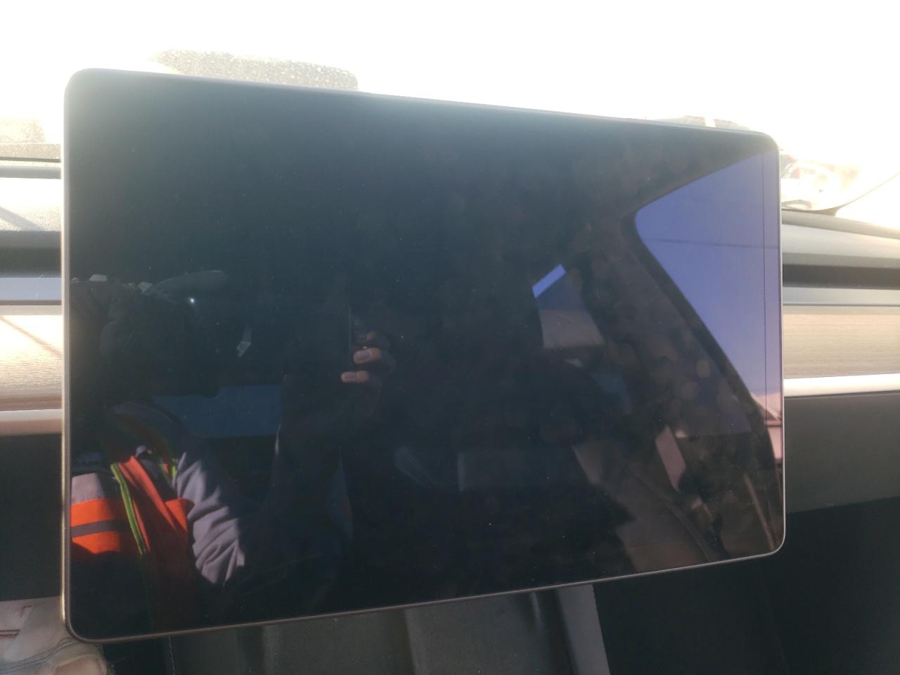 Photo 8 from auction – 2021 TESLA MODEL Y with VIN 5YJYGAEEXMF112594