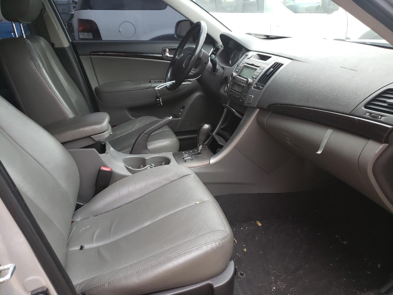 Photo 5 from auction – 2009 HYUNDAI SONATA SE with VIN 5NPEU46C29H519490