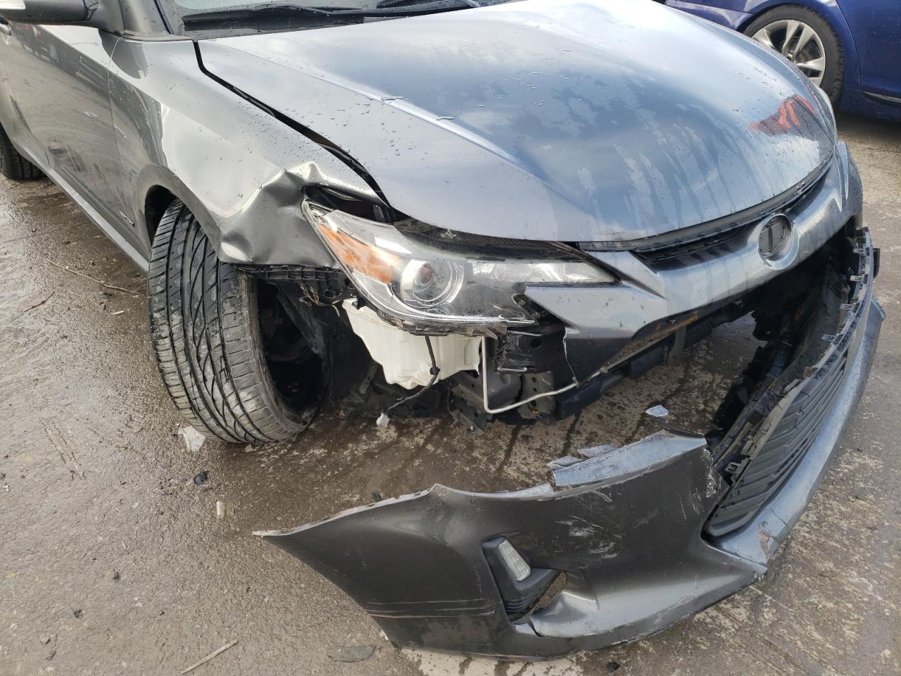Photo 9 from auction – 2014 TOYOTA SCION TC with VIN JTKJF5C75E3075932