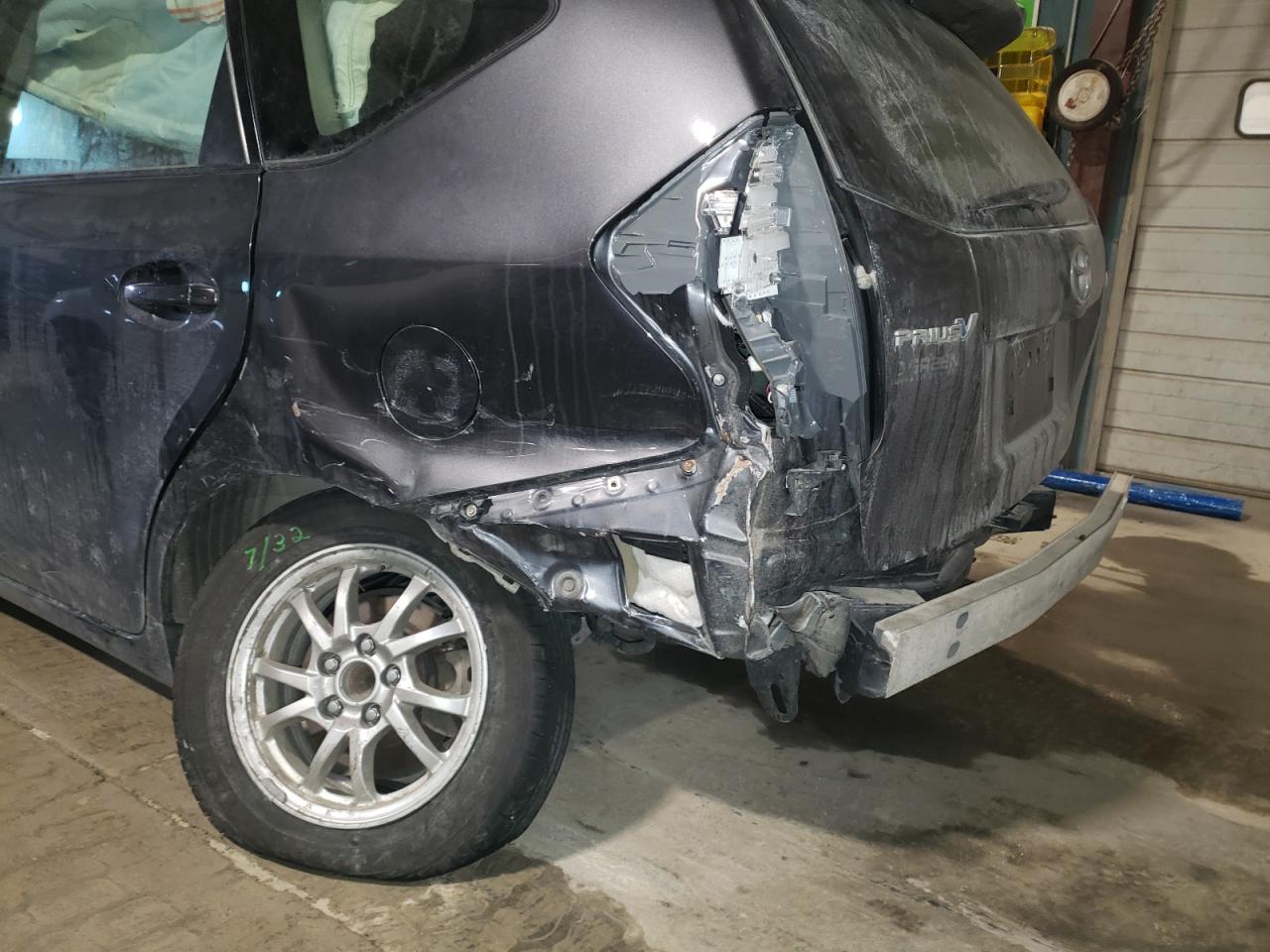 Photo 9 from auction – 2016 TOYOTA PRIUS V with VIN JTDZN3EU5GJ048040