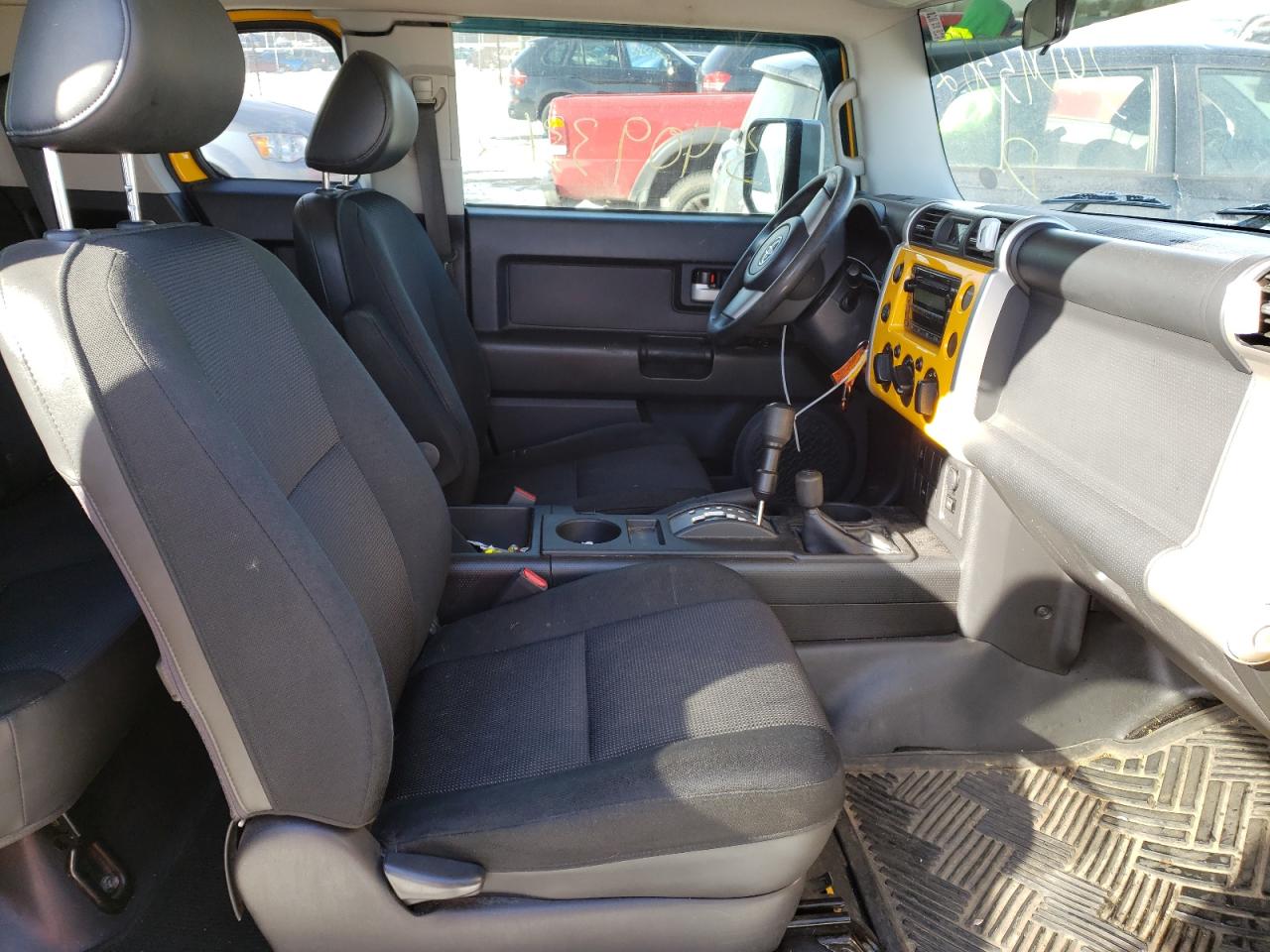 Photo 5 from auction – 2007 TOYOTA FJ CRUISER with VIN JTEBU11F770093594