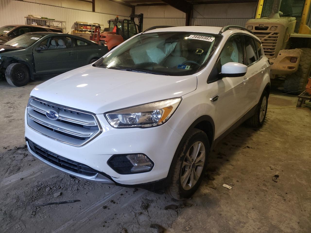 Photo 2 from auction – 2018 FORD ESCAPE SE with VIN 1FMCU9GD2JUB66654