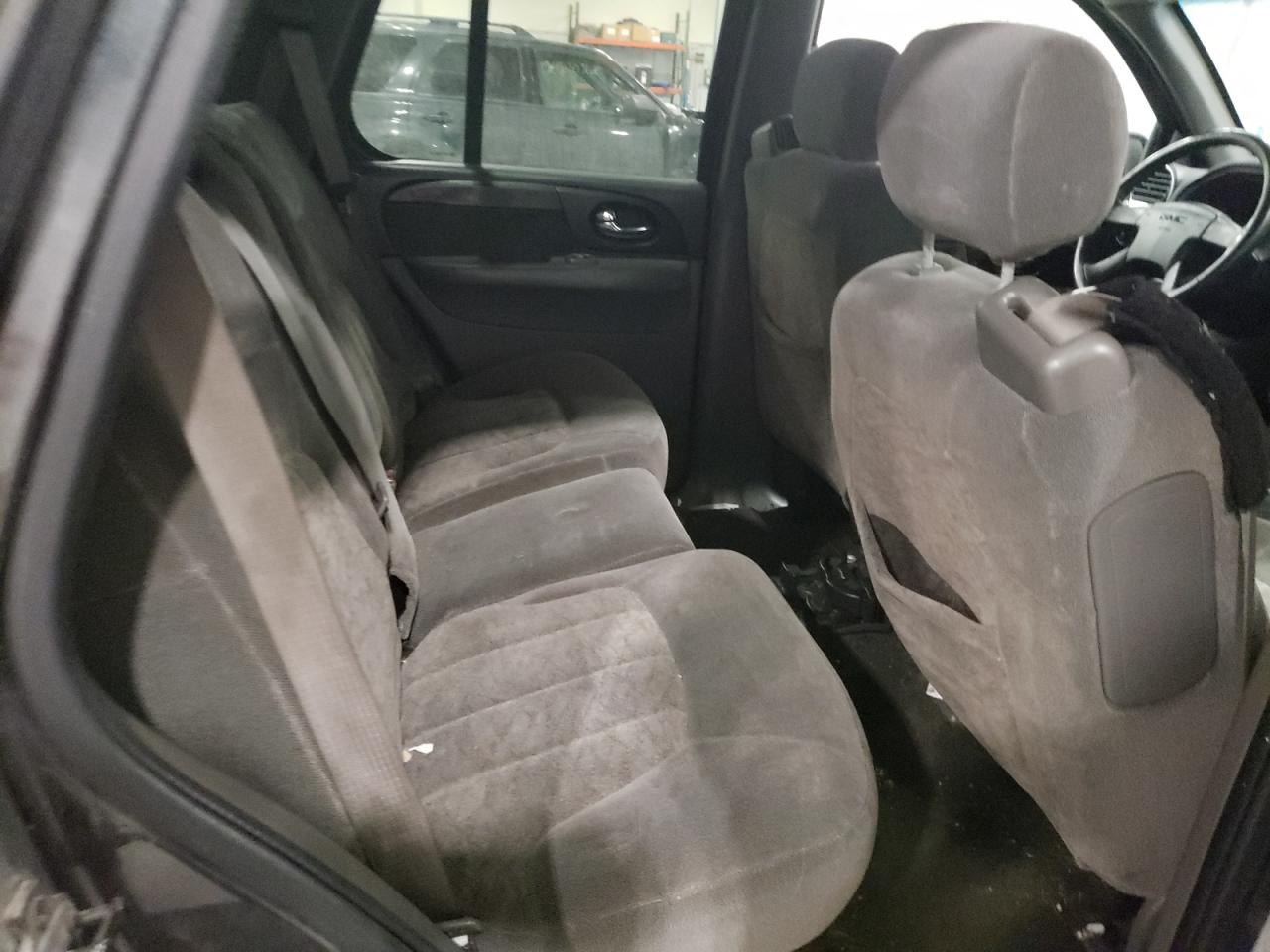 Photo 6 from auction – 2003 GMC ENVOY with VIN 1GKDT13S932110814