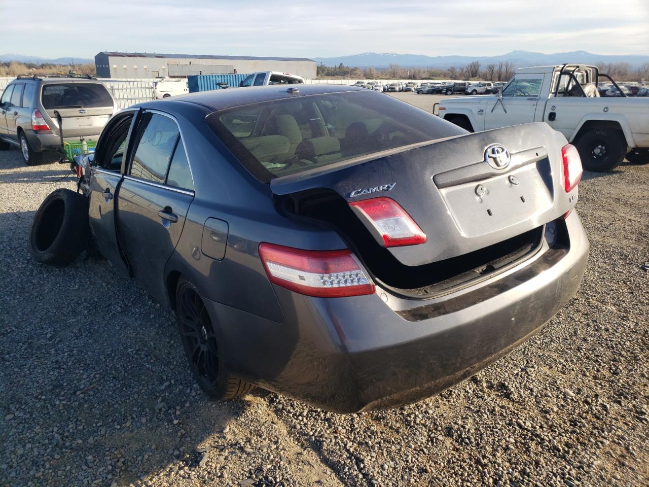 Photo 3 from auction – 2010 TOYOTA CAMRY BASE with VIN 4T1BF3EK0AU044427