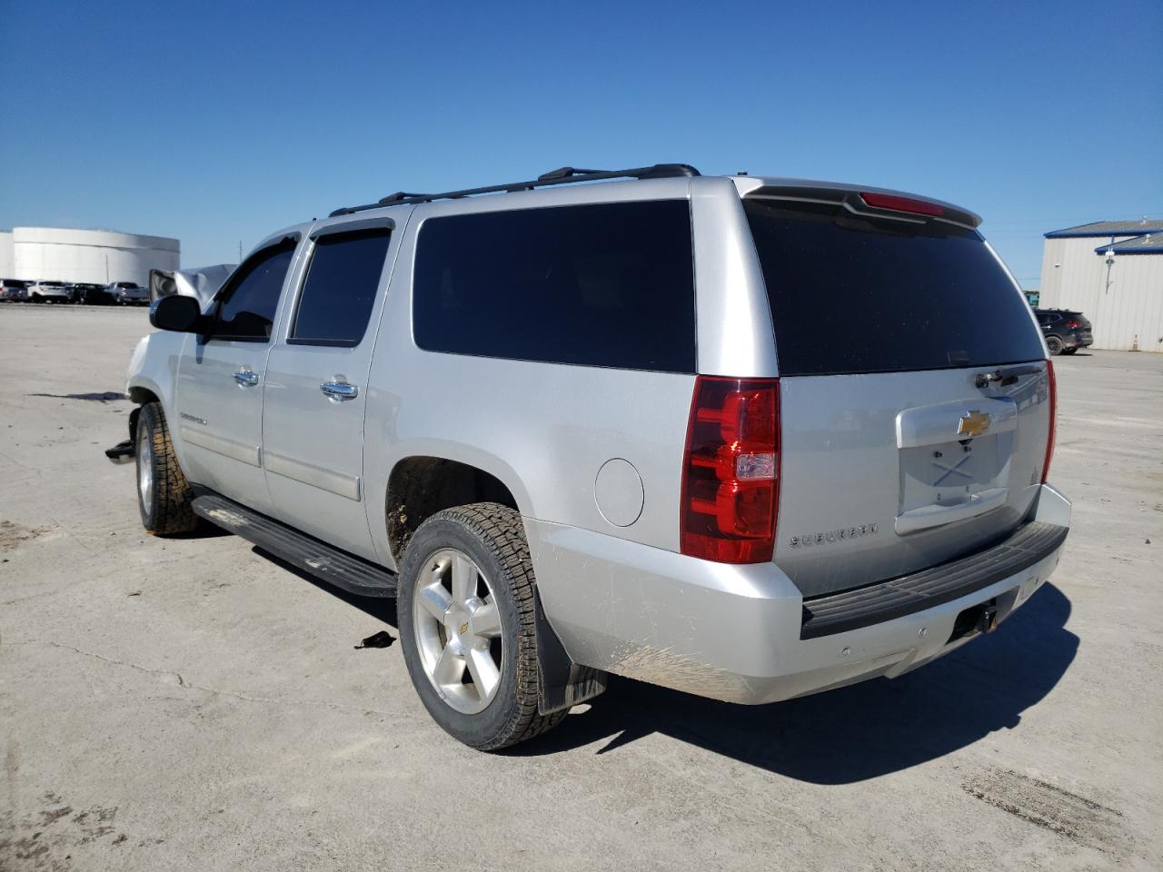 Photo 3 from auction – 2014 CHEVROLET SUBURBAN K with VIN 1GNSKHE74ER158908