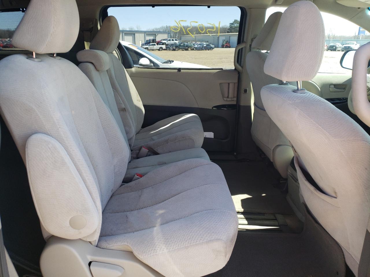 Photo 6 from auction – 2012 TOYOTA SIENNA LE with VIN 5TDKK3DC5CS179601