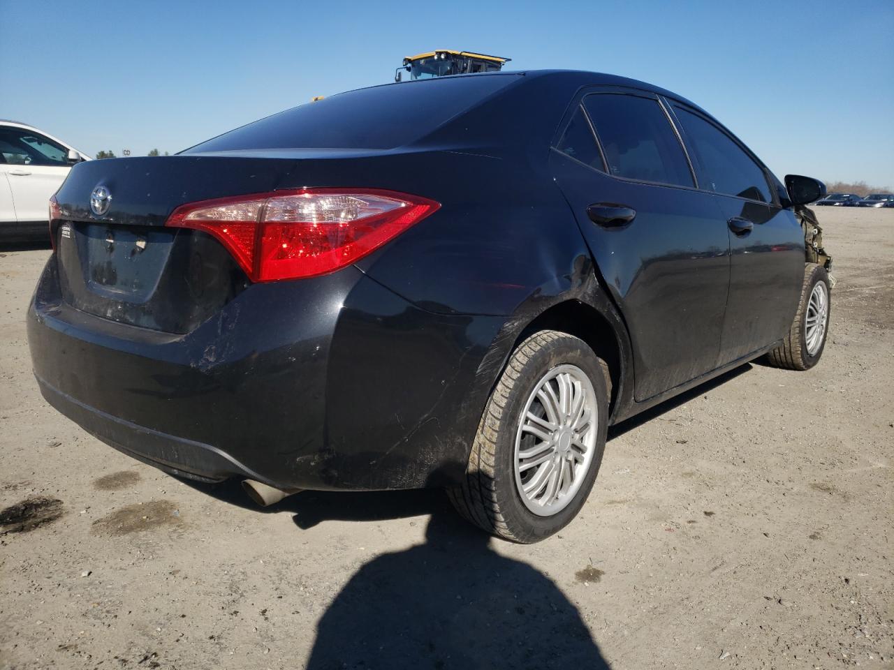 Photo 4 from auction – 2017 TOYOTA COROLLA L with VIN 5YFBURHE6HP711351