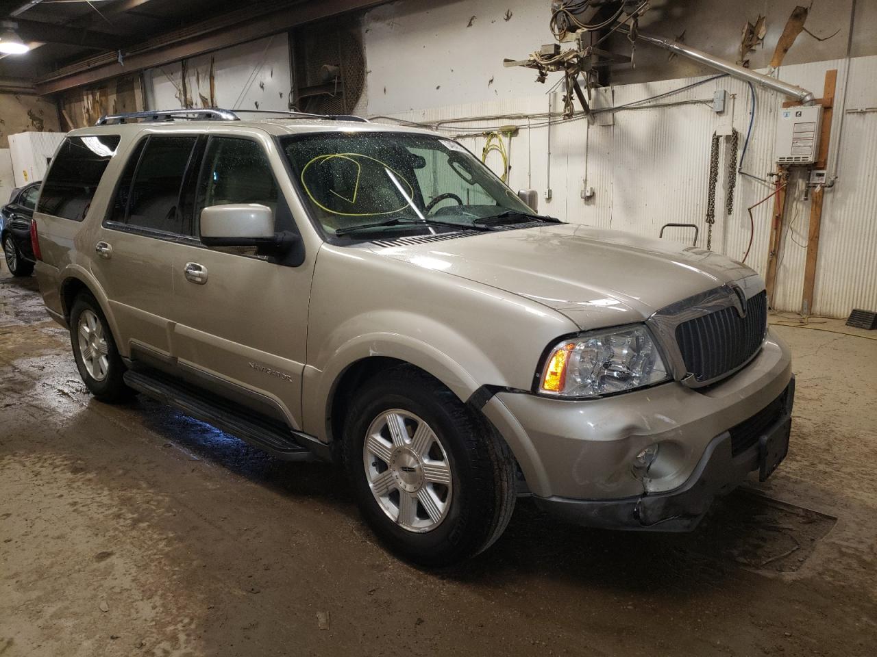 LINCOLN NAVIGATOR 2004 with VIN 5LMFU28R24LJ23292 - Photo from auction