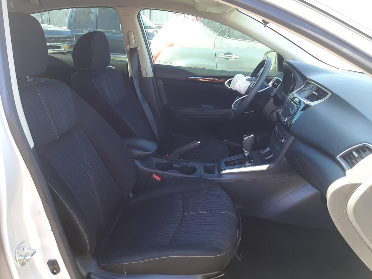 Photo 5 from auction – 2017 NISSAN SENTRA S with VIN 3N1AB7AP8HY339953