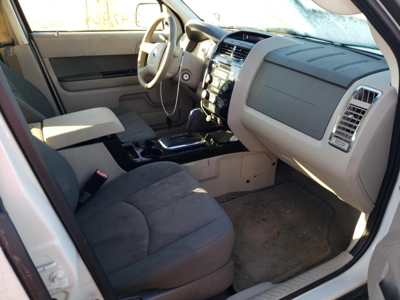 Photo 5 from auction – 2011 MAZDA TRIBUTE with VIN 4F2CY0C74BKM00097