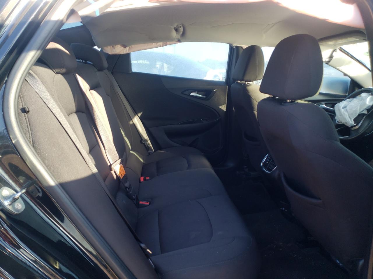 Photo 18 from auction – 2018 CHEVROLET MALIBU LT with VIN 1G1ZD5ST9JF153385