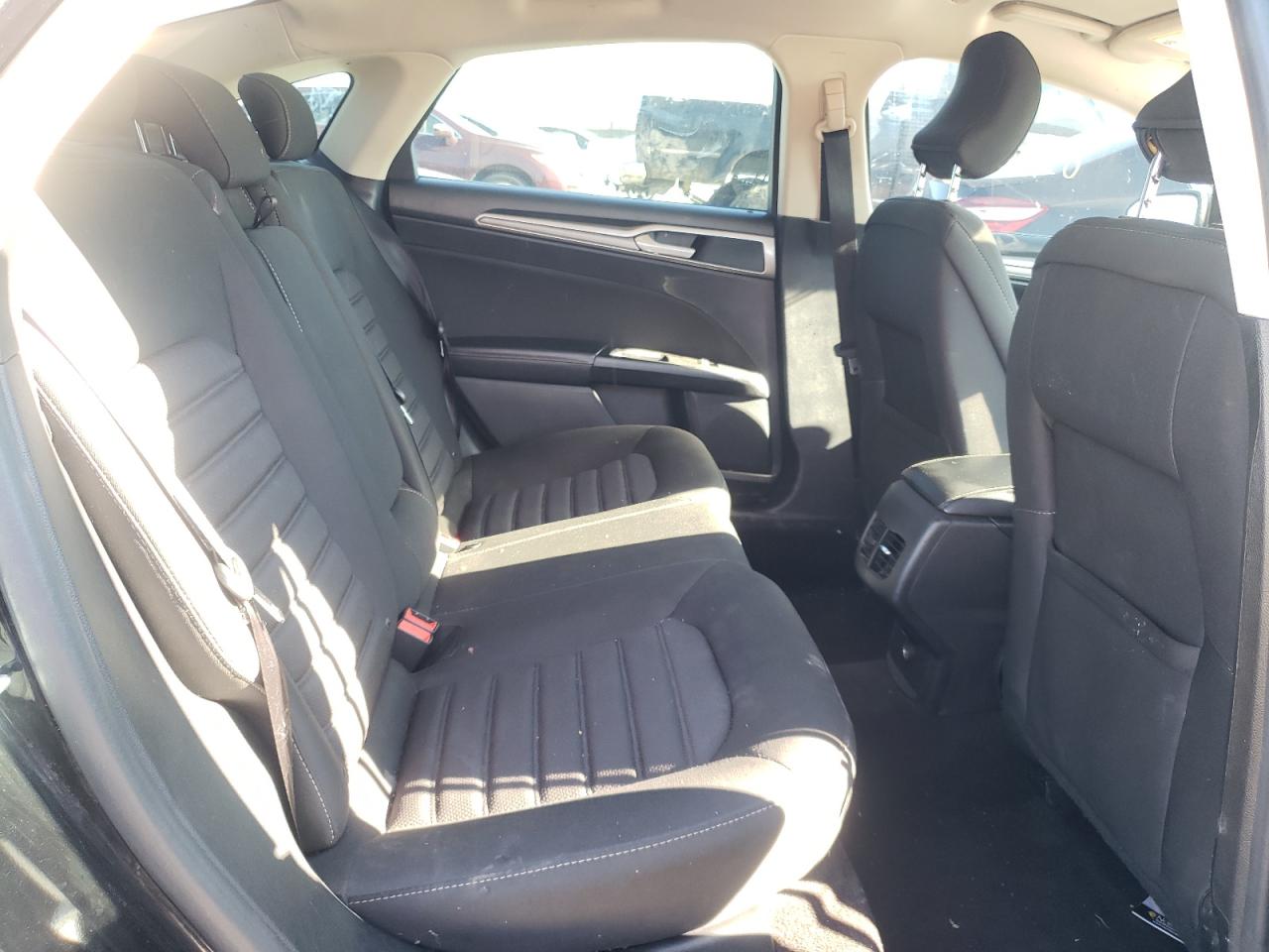Photo 6 from auction – 2019 FORD FUSION SE with VIN 3FA6P0LUXKR119820