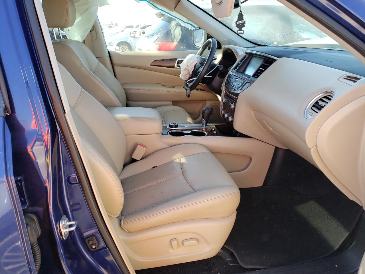 Photo 5 from auction – 2018 NISSAN PATHFINDER with VIN 5N1DR2MM5JC614229
